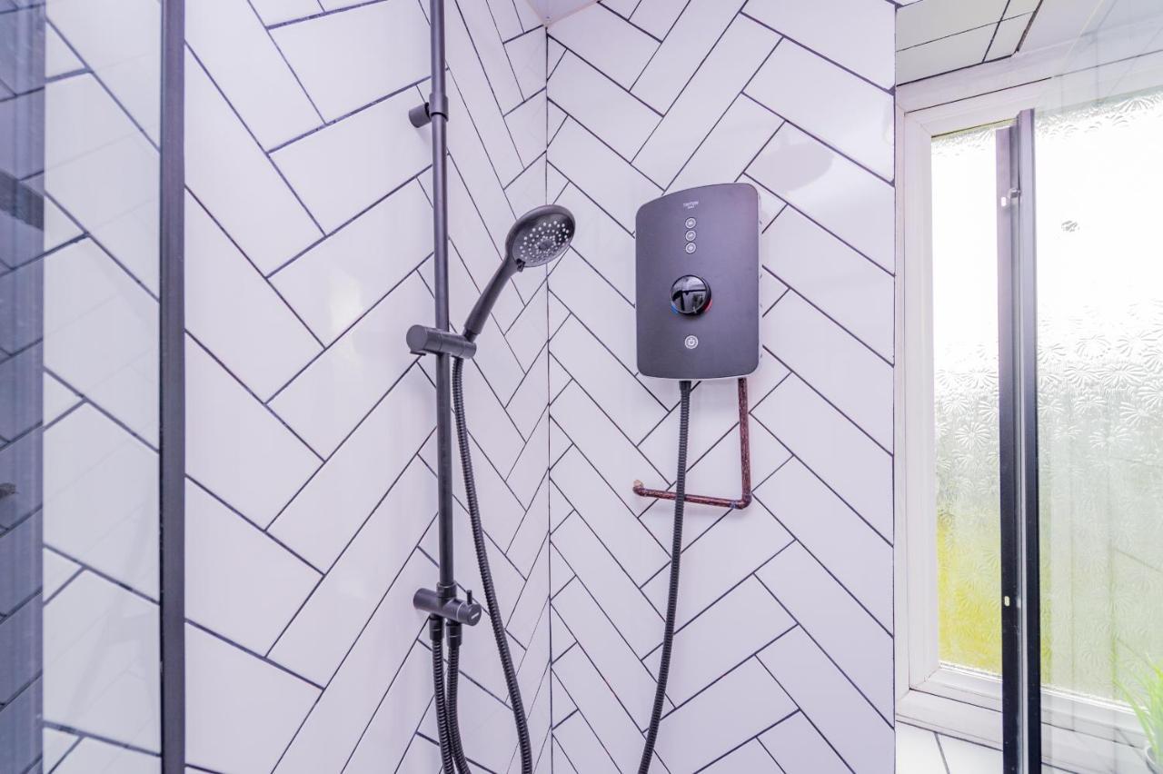 Studio Annexe By Papermill, Deeside - En-Suite, Heswall Zewnętrze zdjęcie