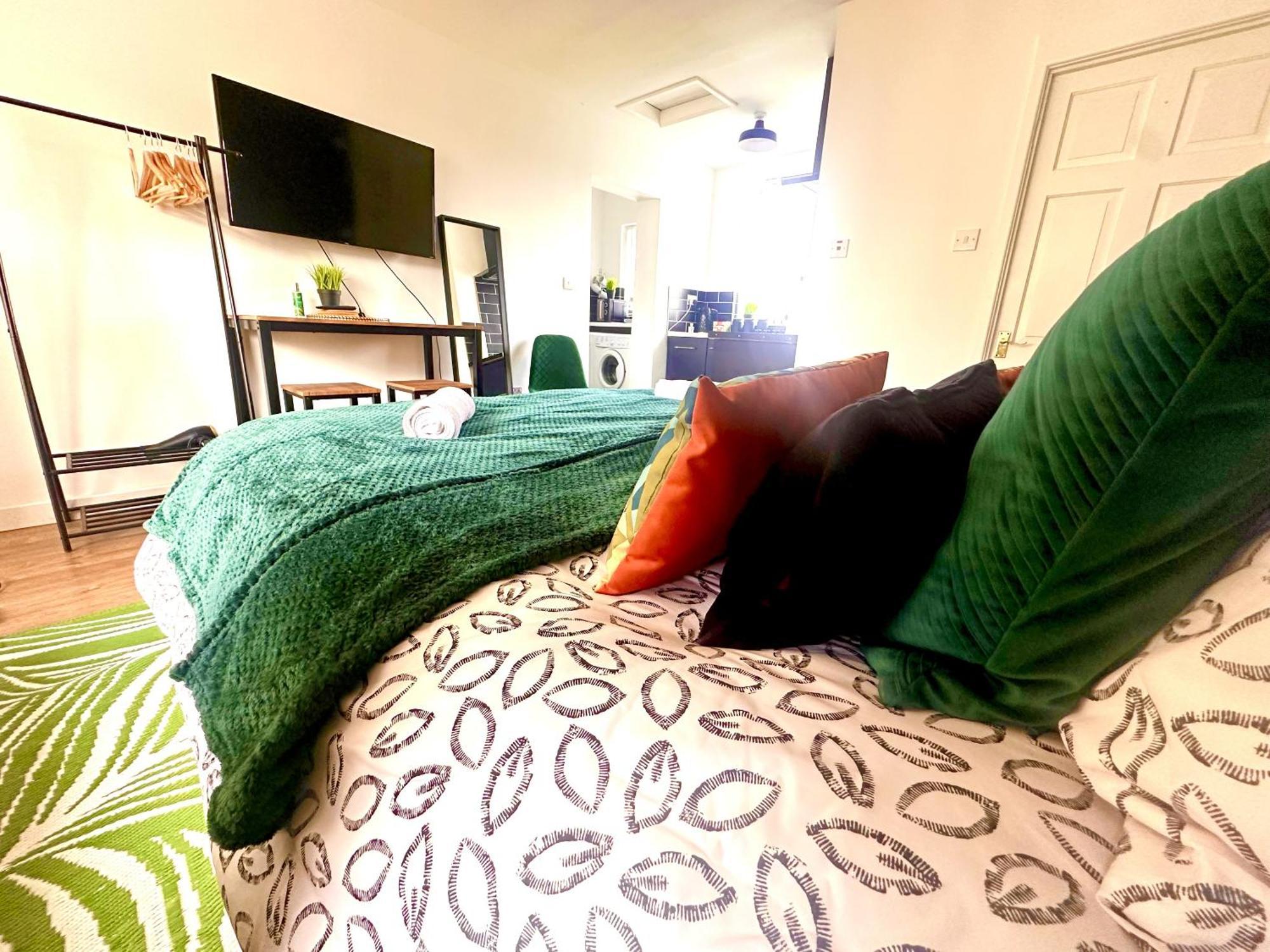 Studio Annexe By Papermill, Deeside - En-Suite, Heswall Zewnętrze zdjęcie